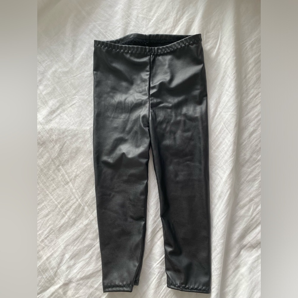 The most adorable faux leather leggings for baby!